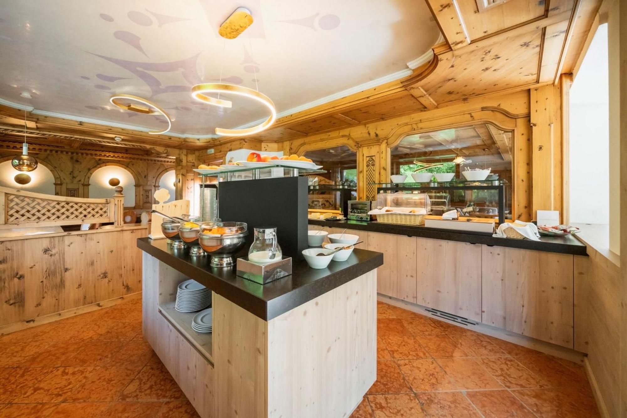 Hotel Foresta Moena Buitenkant foto