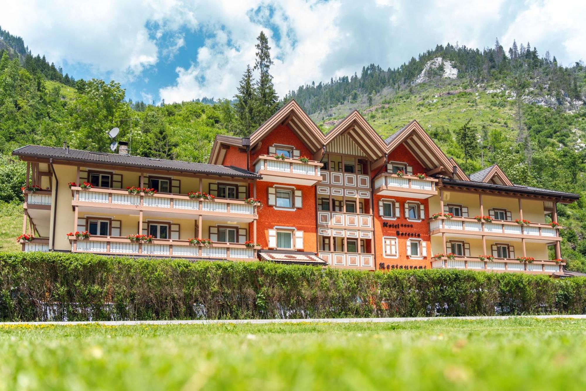 Hotel Foresta Moena Buitenkant foto