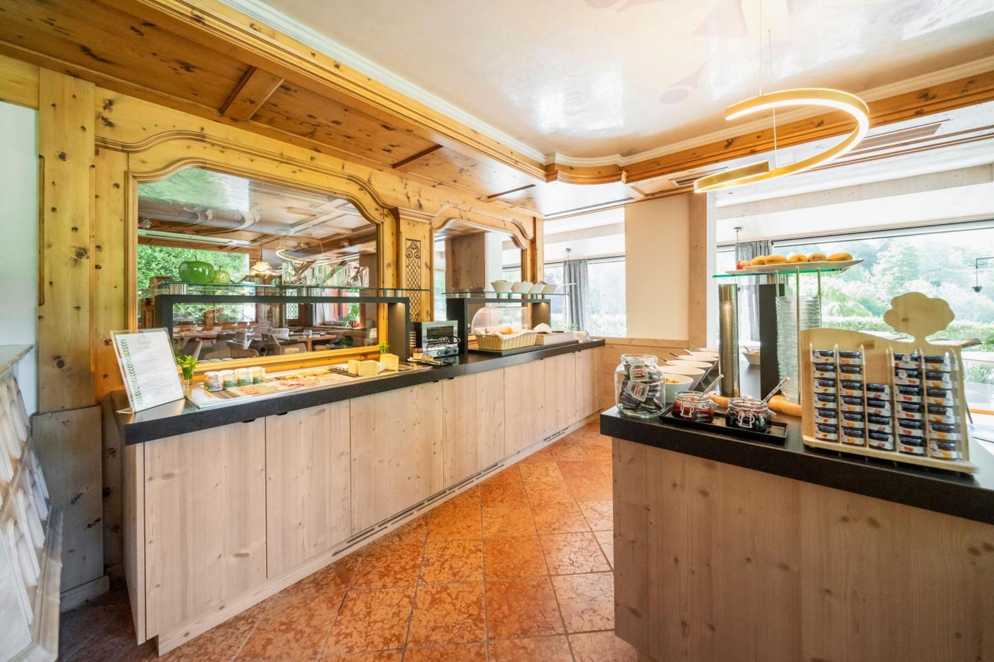 Hotel Foresta Moena Buitenkant foto